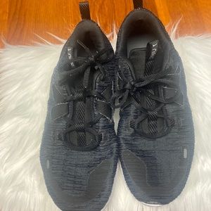 Black nike lightweight “renew”sneakers size 8.5